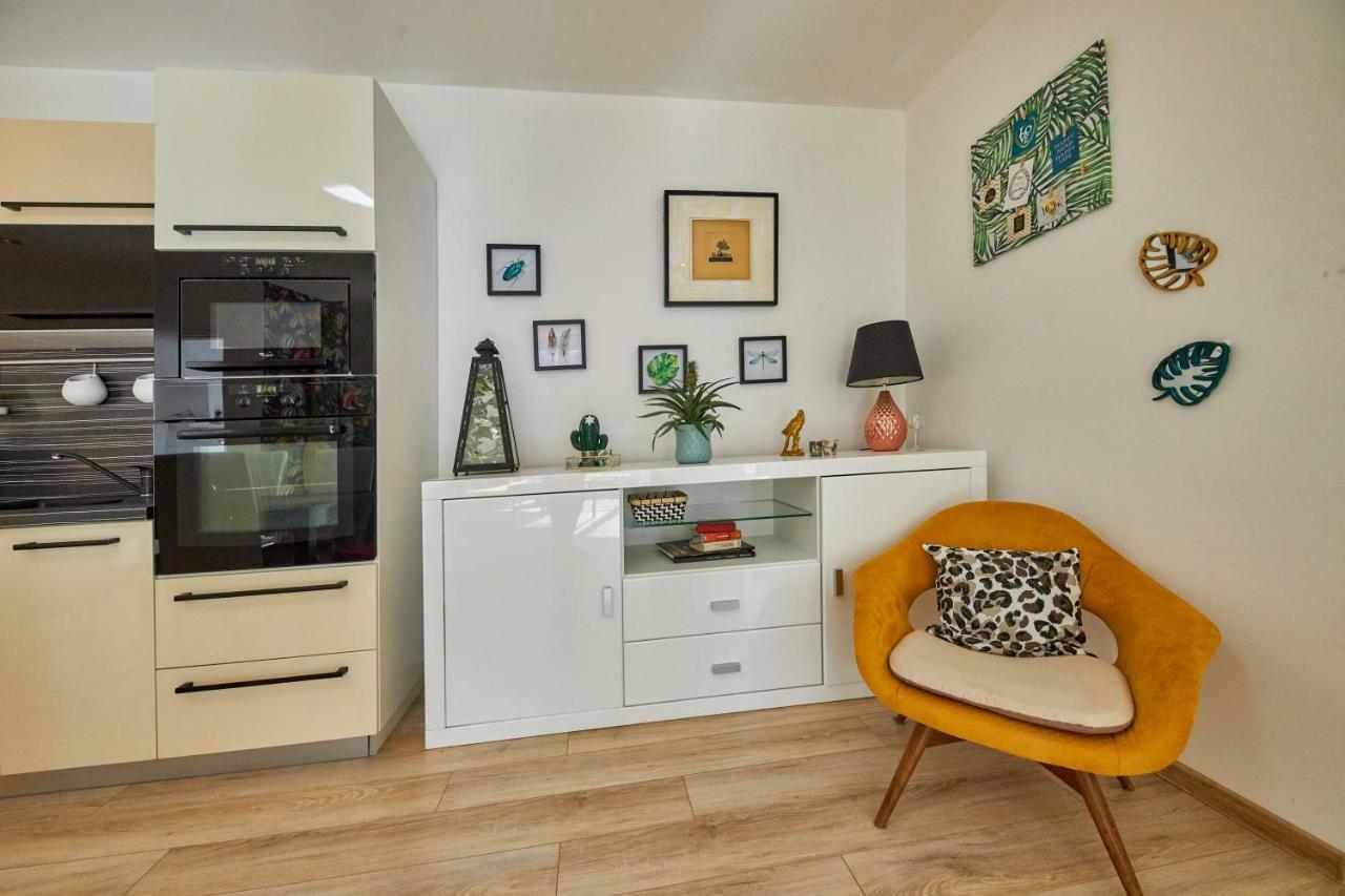 Pineapple Apartment Bratislava Esterno foto