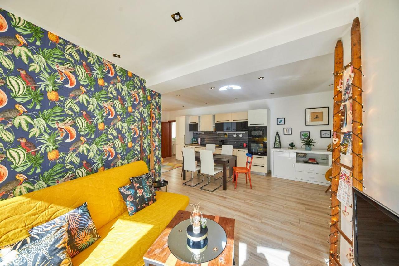 Pineapple Apartment Bratislava Esterno foto
