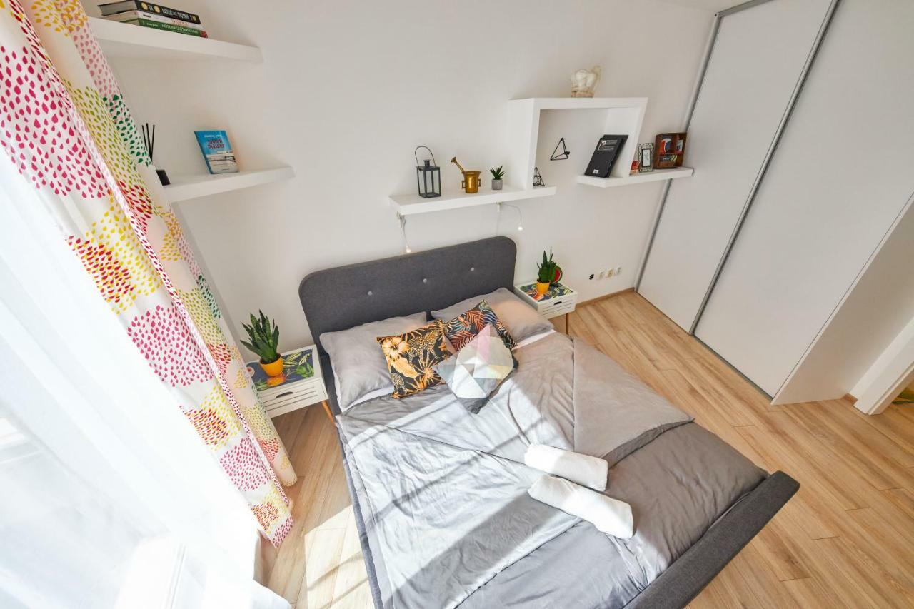 Pineapple Apartment Bratislava Esterno foto