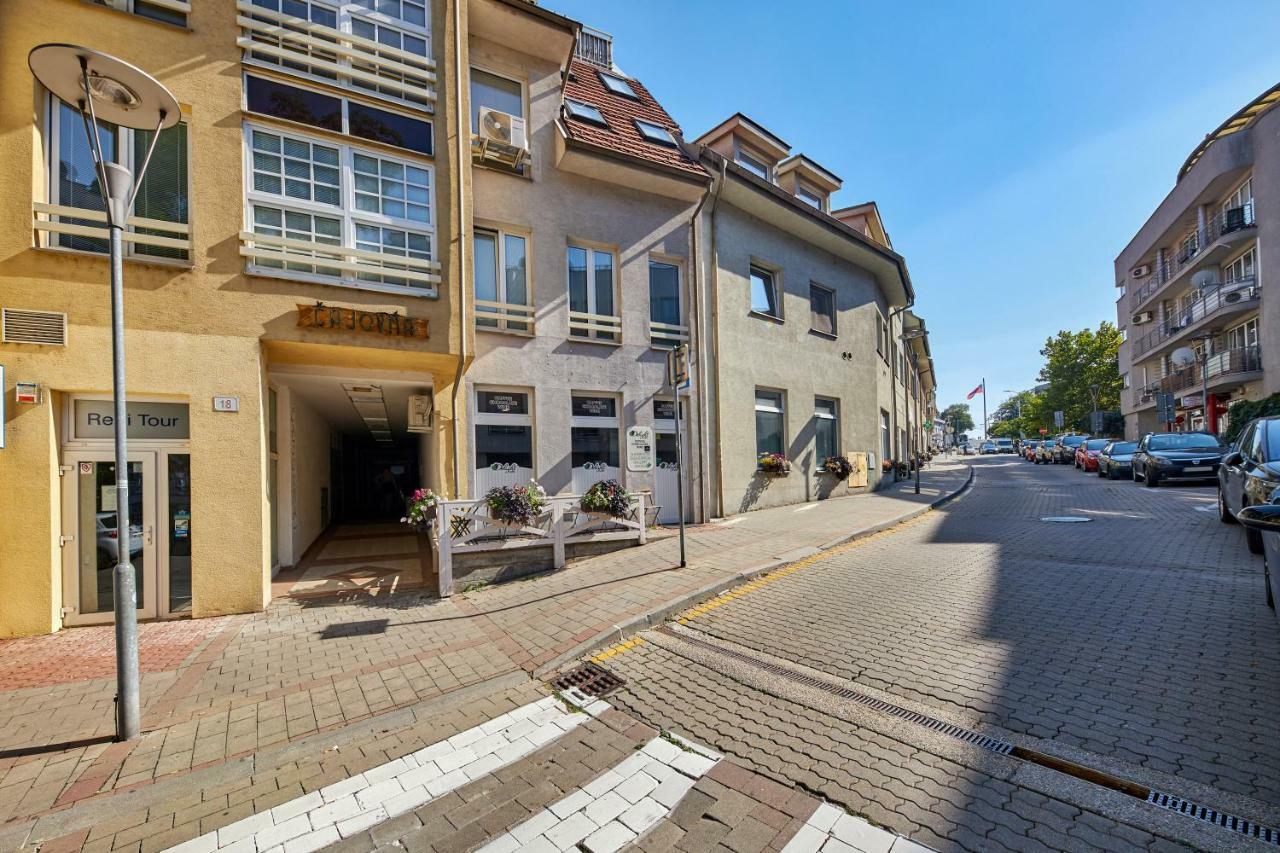 Pineapple Apartment Bratislava Esterno foto