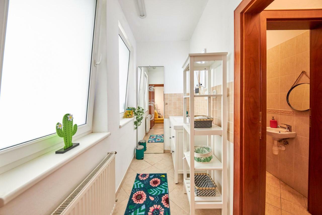 Pineapple Apartment Bratislava Esterno foto